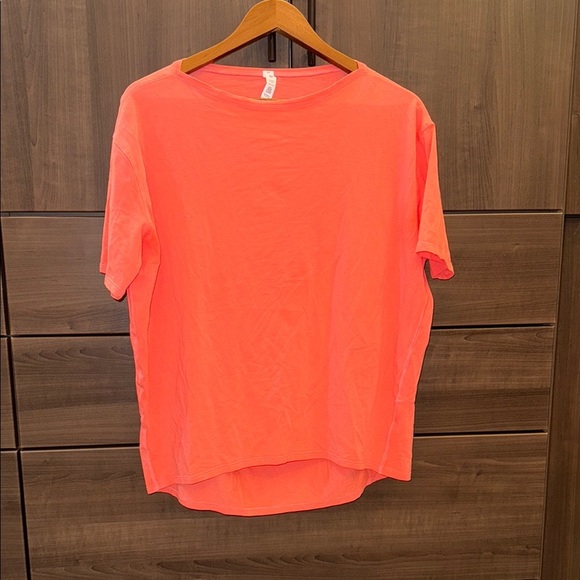 Lululemon peach women’s T-shirt size 8 - Picture 2 of 6